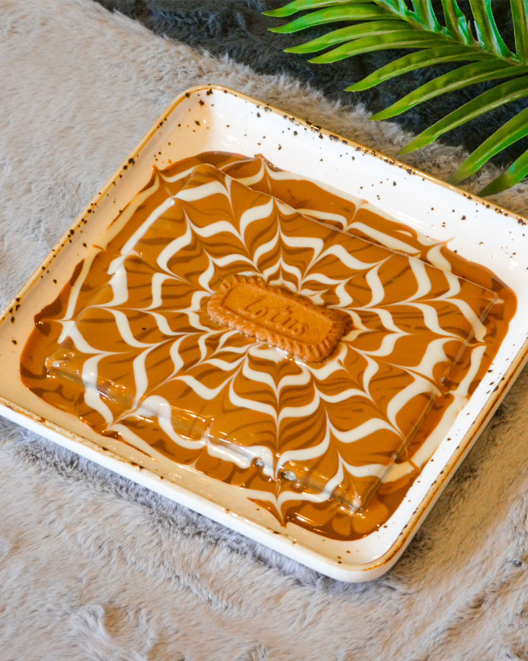 LOTUS CREPE