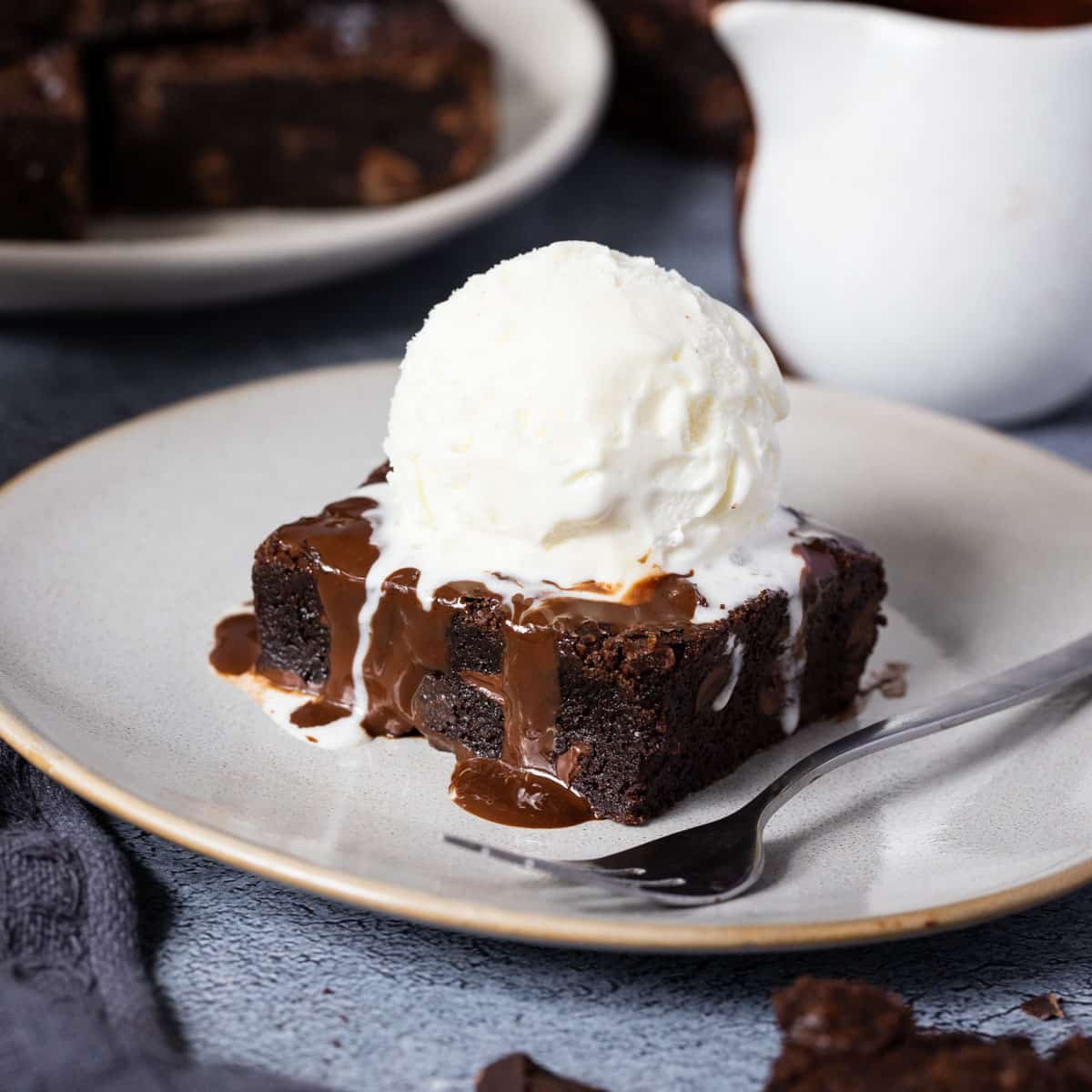 BROWNIE WITH ICE CREAM